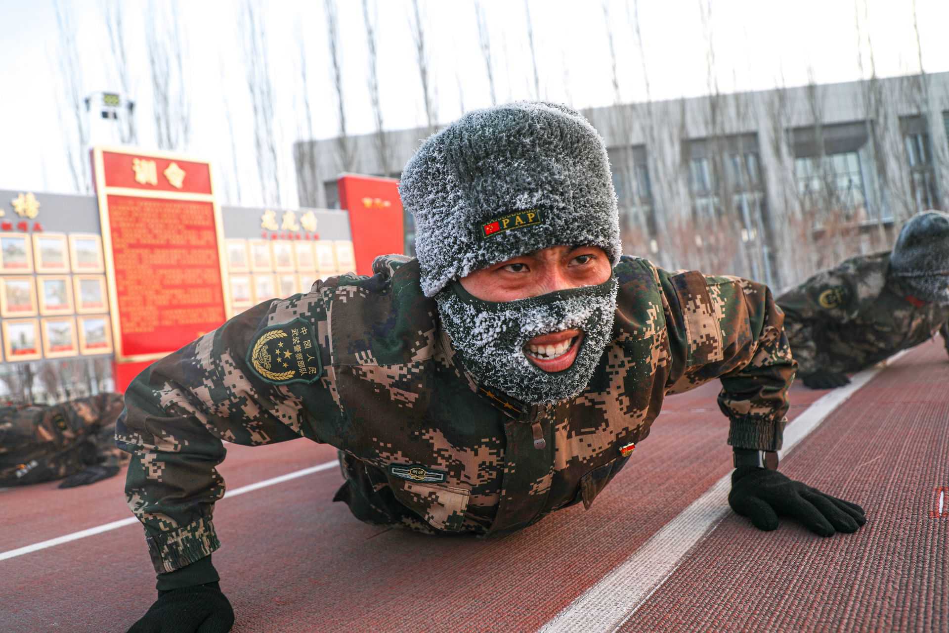 天山脚下火热开练武警新疆总队克拉玛依支队实战化训练掠影