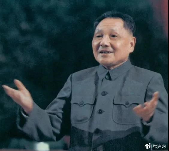 在1978年2月24日至3月8日召开的全国政协五届一次会议上，邓小平当选为全国政协主席。