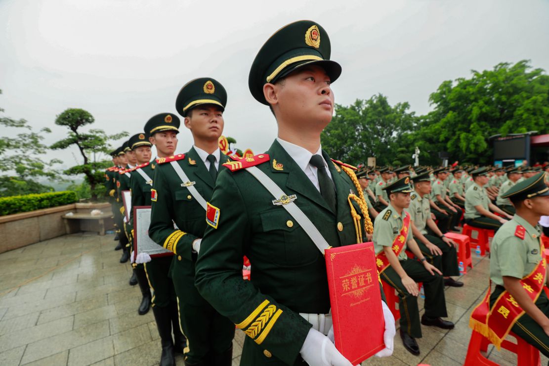 武警礼宾服装图片图片