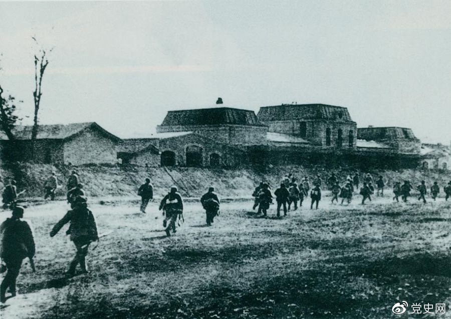 　　1947年11月，晉察冀野戰軍攻克國民黨在華北的戰略據點石家莊，殲敵2萬余人，開創了人民解放軍奪取大城市的先例。從此，晉察冀和晉冀魯豫解放區聯成一片。