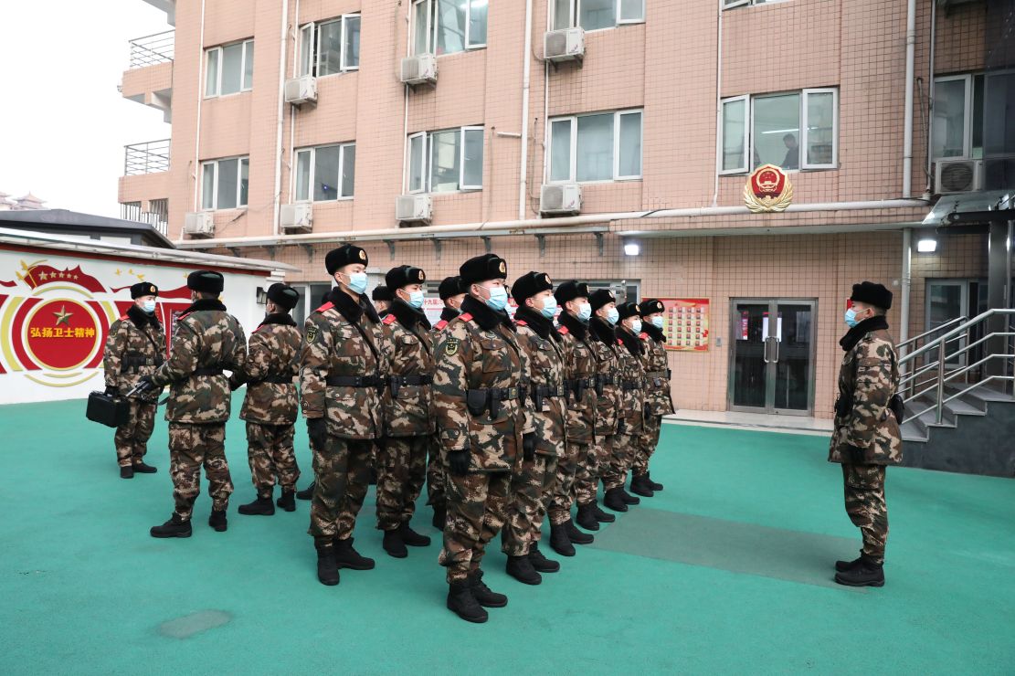 北京西站武警元旦执勤保平安