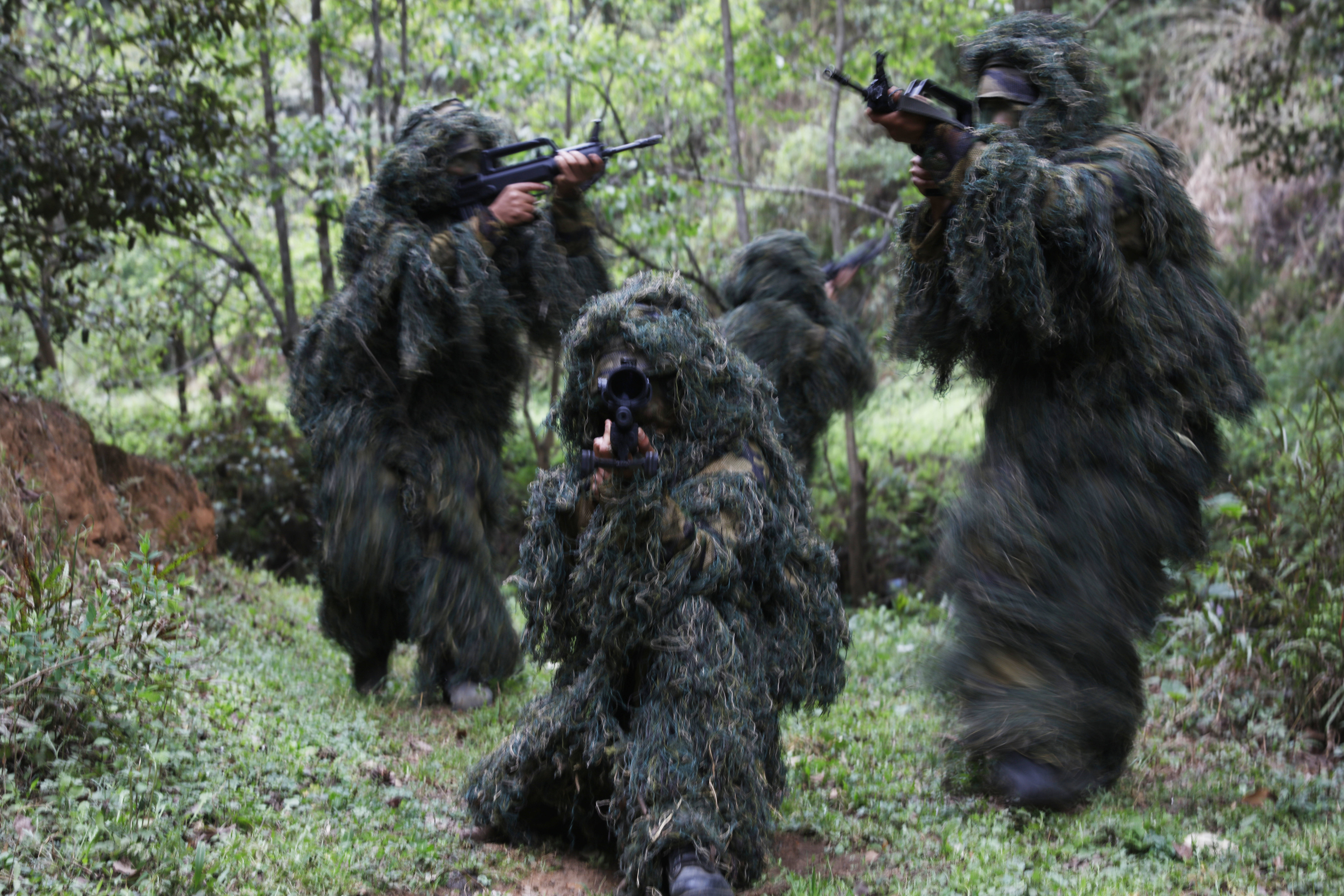滇东高原走进侦察兵的训练日常