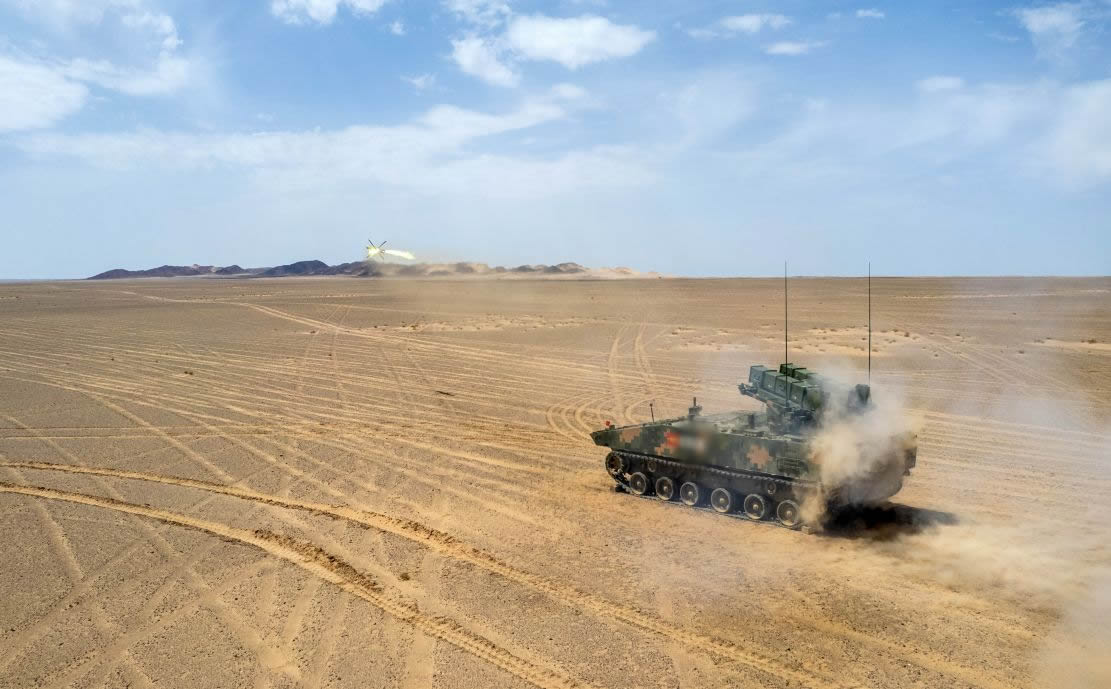反坦克导弹分队打击“敌”残存装甲目标