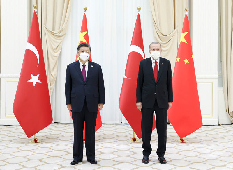当地时间9月16日上午，国家主席习近平在撒马尔罕国宾馆会见土耳其总统埃尔多安。