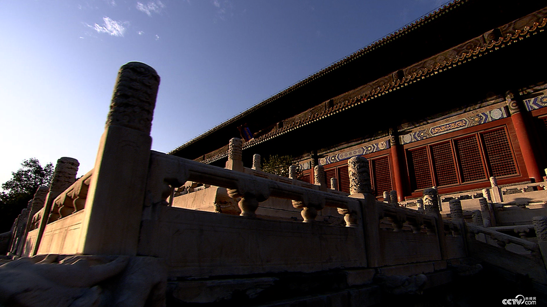 《百家讲坛》节目预告:《探秘明十三陵》(3)山陵巍