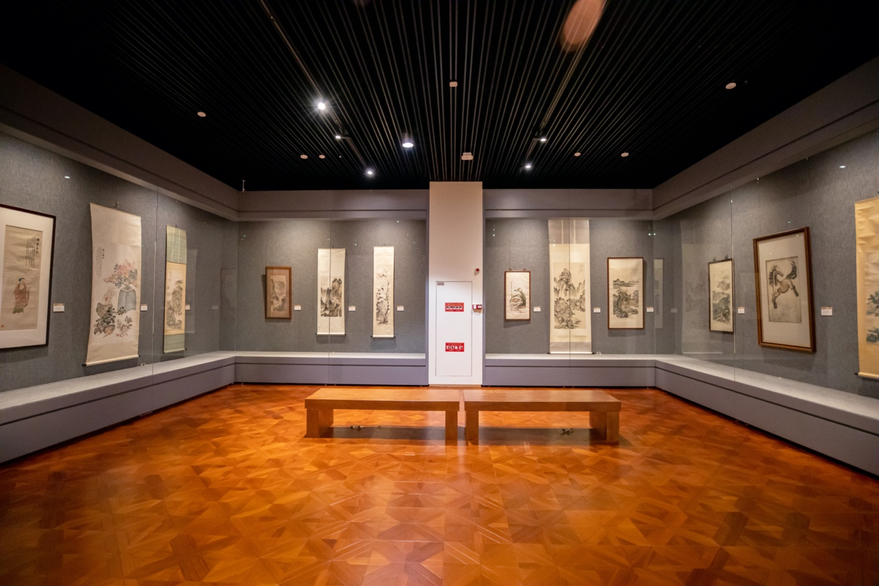 百件精品回眸海派艺术百年风云“何止海派”、程十发两大书画展开幕_上海频道_央视网