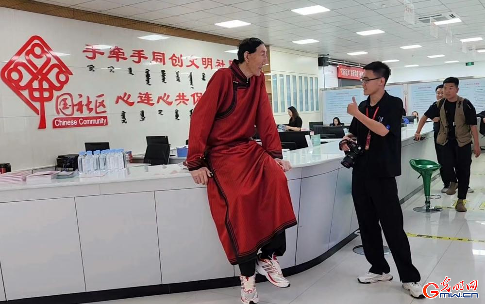 【石榴花开 籽籽同心】玩到一起才是&ldquo;融在一起&rdquo;