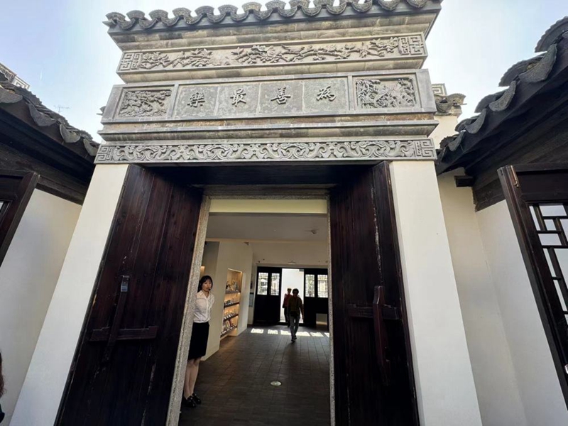 (新华每日电讯记者 周琳 摄)今年4月底正式开业后,蟠龙天地很快就成为