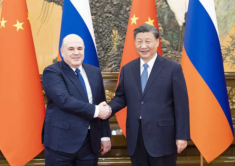 12月20日上午，国家主席习近平在北京人民大会堂会见俄罗斯总理米舒斯京。
