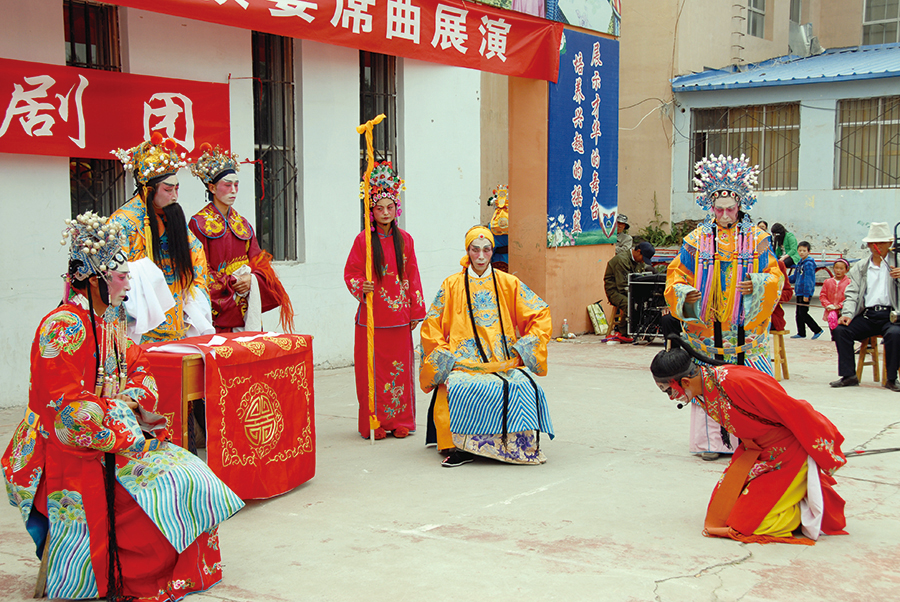 边麻掌村“红色曲艺小分队”下乡巡演