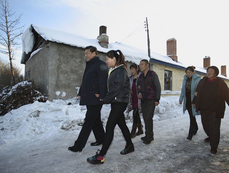 2014年1月26日，习近平总书记来到内蒙古兴安盟阿尔山市伊尔施镇，看望慰问困难林业职工郭永财一家。