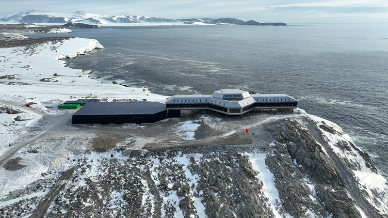 这是2024年2月6日拍摄的中国南极秦岭站。