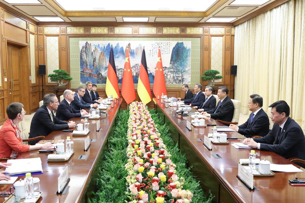 Chinese President Xi Jinping meets with German Chancellor Olaf Scholz at the Diaoyutai State Guesthouse in Beijing, capital of China, April 16, 2024. (Xinhua/Ding Haitao)