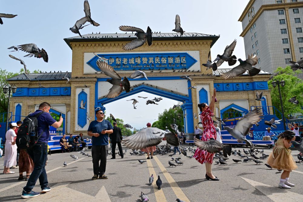 文旅融合让新疆伊宁老街区展现新面貌_新闻频道_央视网(cctv.com)