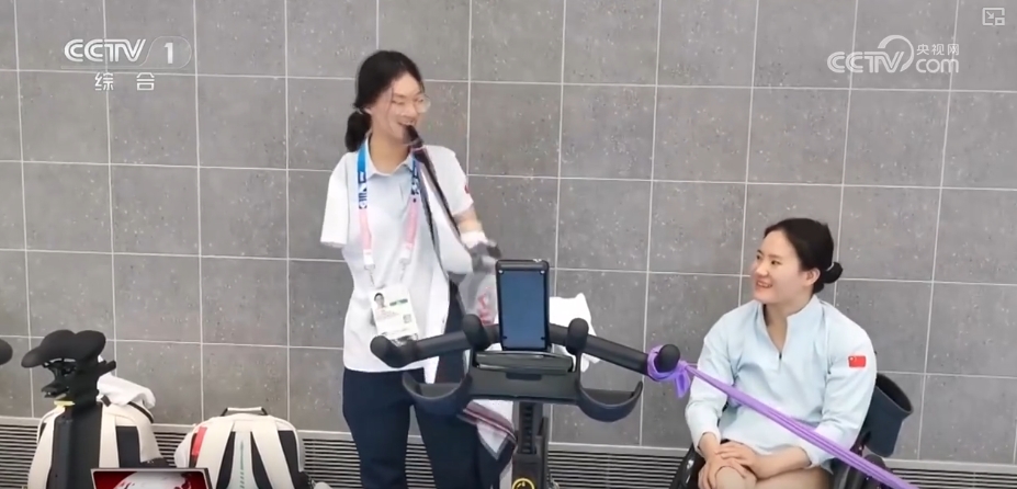 中国运动员展风采 加油！“滚滚”人生也有别样精彩