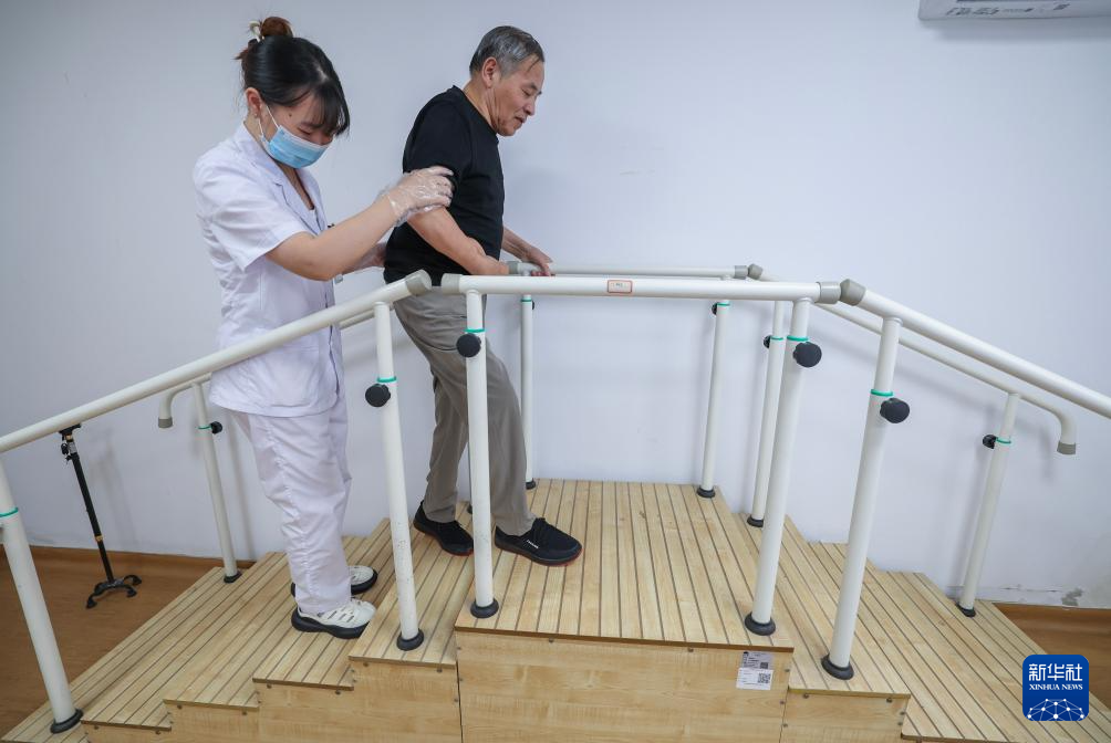 共建“一带一路” 推动世界和平发展