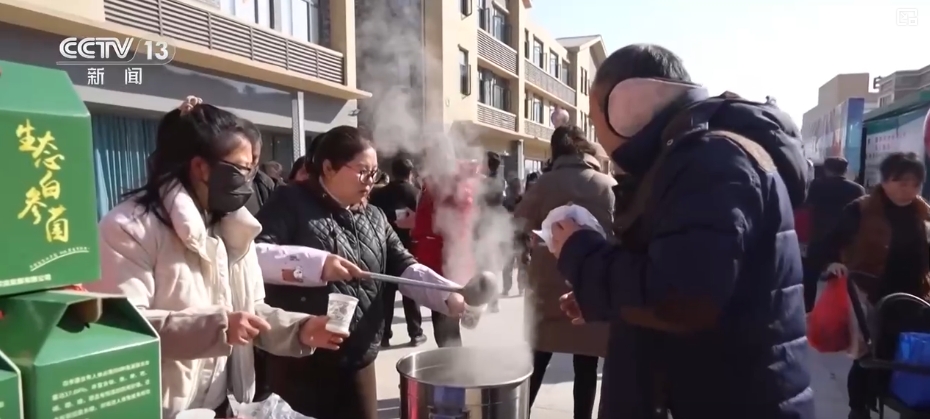 节日市场红红火火，文化味、年味儿……好一幅人间烟火气的“年俗画”