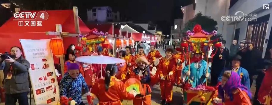 各地非遗特色文旅活动热闹贺新春 中外宾客沉浸式体验传统中国年
