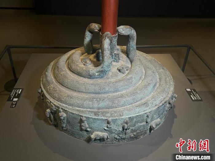 春秋戰國時代 青銅製 蛇蓋刻古文字圓鼎 箱付 古美術 時代品伝世品WWST082 馆”中寻“蛇”影：从文物到文创_央视网才艺专栏_央视网
