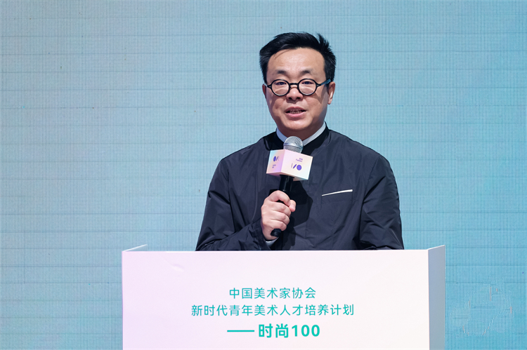 北京服装学院副院长邹游