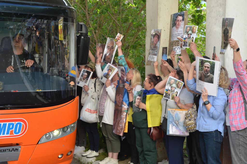 俄乌和谈前景如何？起草备忘录、完成换俘，也有人要继续拱火  第3张