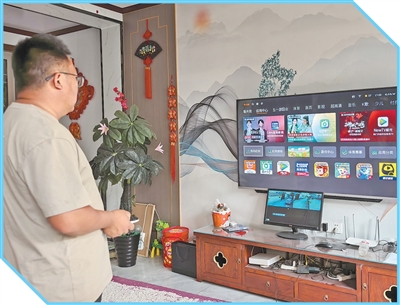 瞧！咱老乡消费也挺“潮”（经济新方位·农村消费观察）  第3张