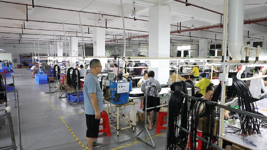 江华“微车间” （黄春华/摄）