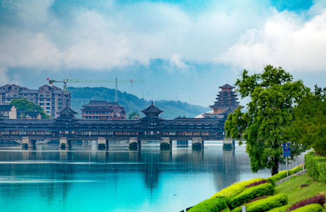 （芷江龙津风雨桥）