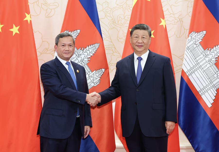 8月30日下午，国家主席习近平在天津迎宾馆会见来华出席2025年上海合作组织峰会的柬埔寨首相洪玛奈。