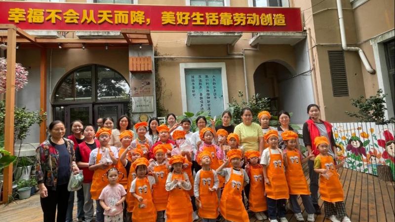  孩子们参加文化体验活动