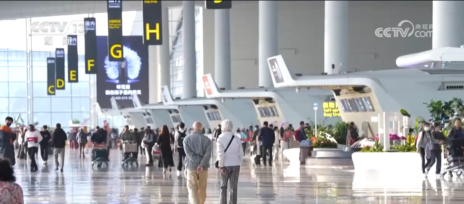 客流高峰相互叠加 今年春运民航旅客运输量