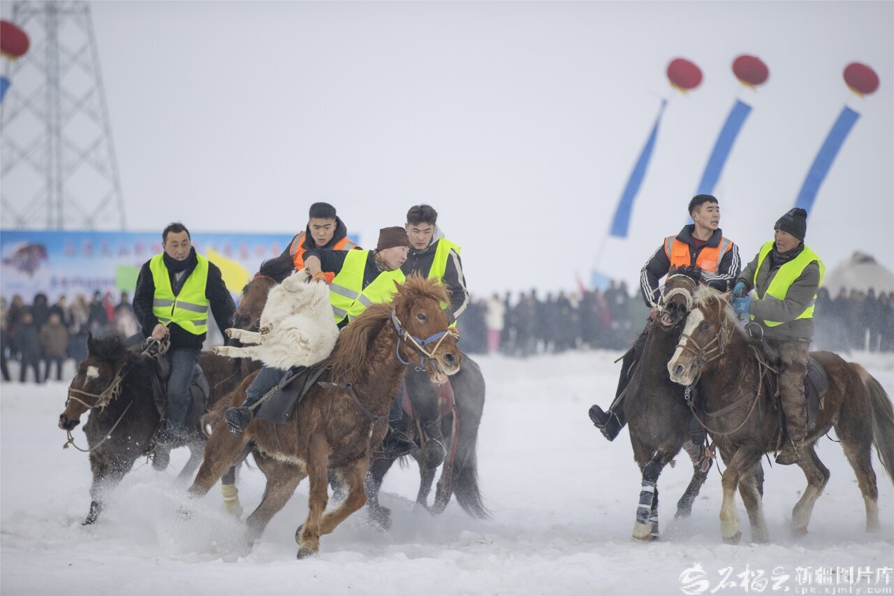 新疆的冬天亚克西丨越冷越“热”新疆乡村迎