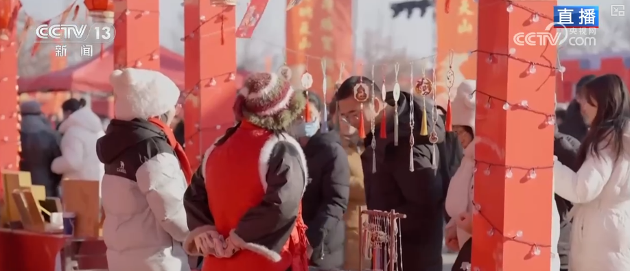 特色年集“特味儿”十足 “文化+消费”跨界融合为假日市场添“新”意