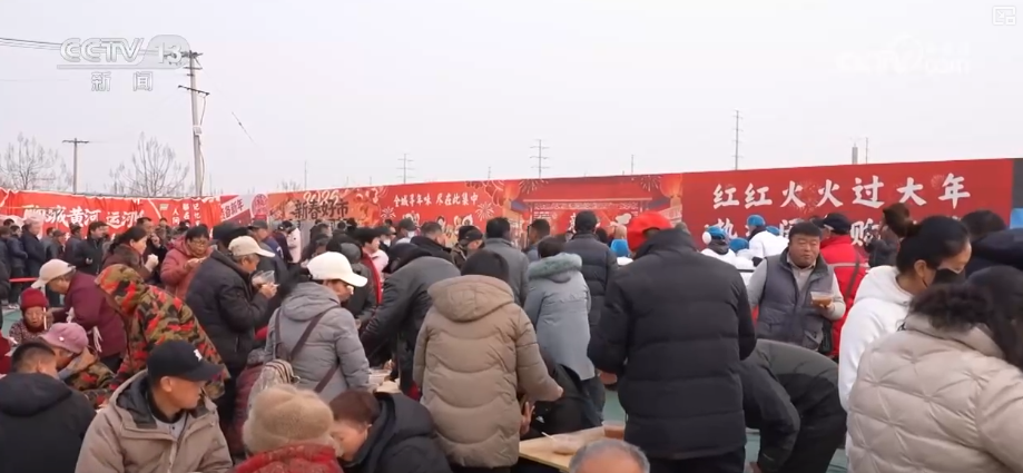 多彩集市透着浓浓年味藏着经济活力 品质升级助力“年经济”焕彩焕新