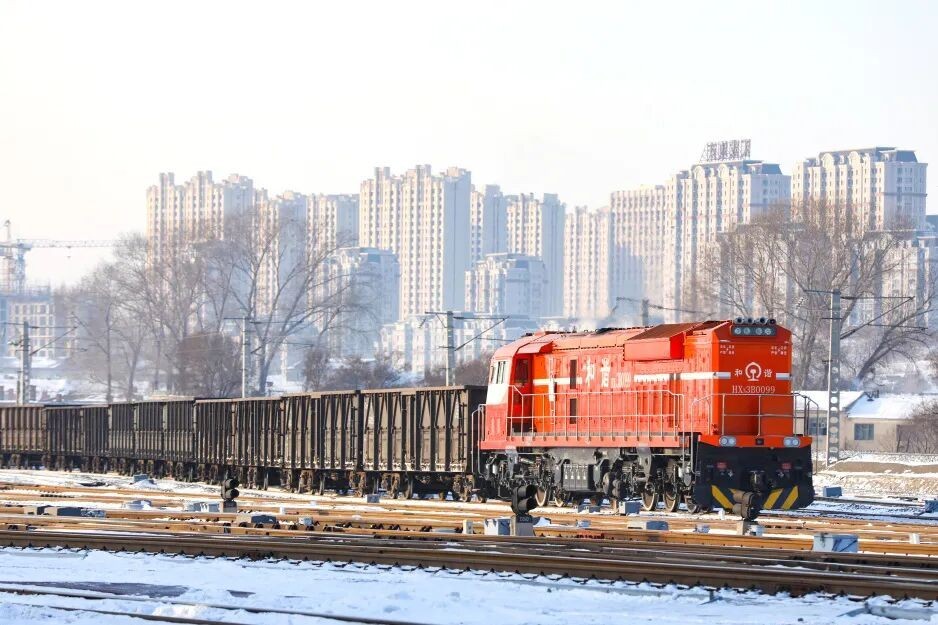1月份国家铁路发送货物3.32亿吨 中欧班列开行1842列