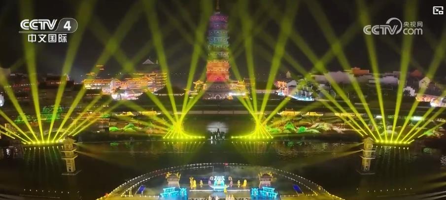 “演艺+文旅”融合 点燃马年消费热情