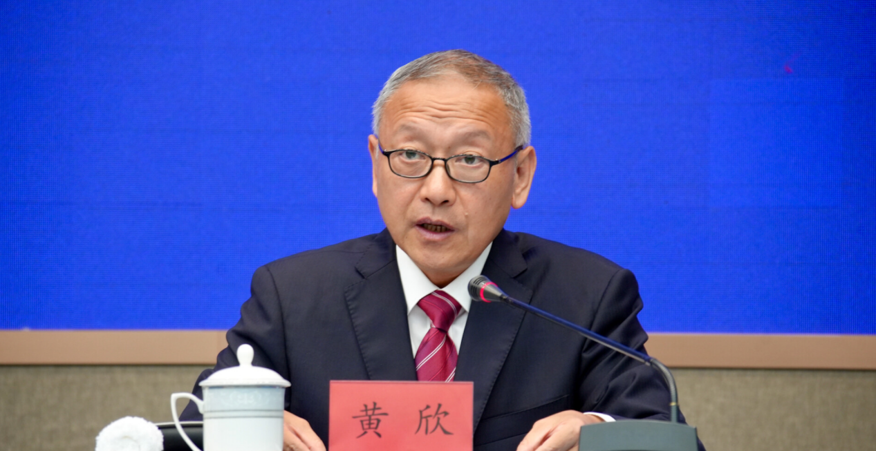 广东省商务厅二级巡视员黄欣。
