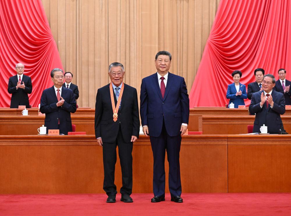 庆祝中国共产党成立105周年大会在京隆重举行(图14) 庆祝中国共产党成立105周年大会在京隆重举行(图14)