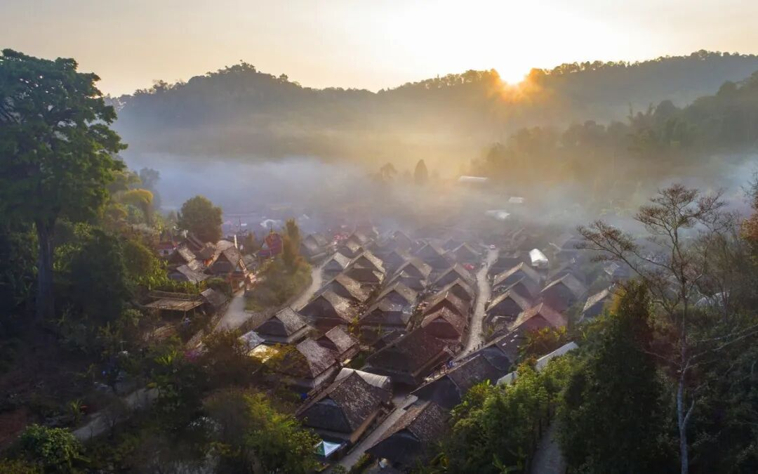 景迈山的早晨 李华海 摄