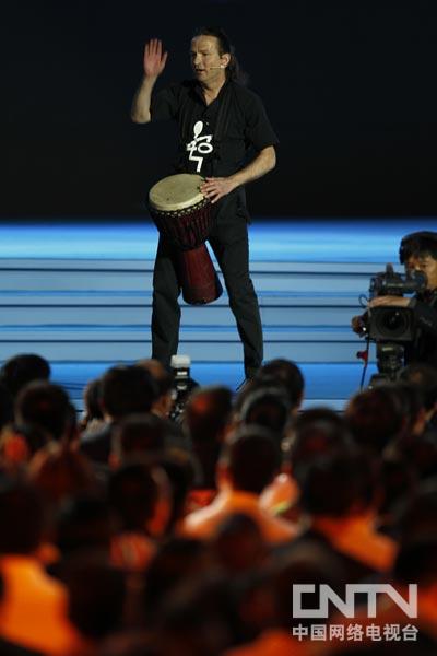 托宁鼓打击乐队现场表演_cctv.com提供