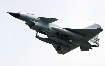 歼10战机首次亮相阅兵